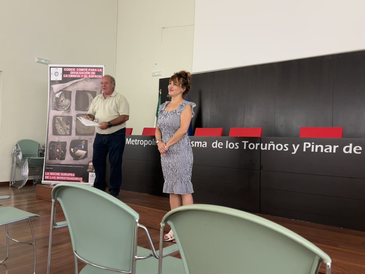 Trizbangtheory's tweet image. Estupenda charla ayer de @ICaballero28 en la Casa de los Toruños (El Puerto de Santa María) sobre las imágenes de las costas captadas por los satélites Sentinel-2. ¡Ciencia y observación de la Tierra al alcance de todos! 🌍🛰️