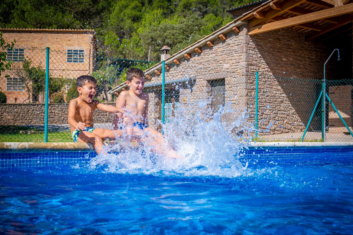 ☀️ Encara no teniu plans per aquest estiu? Al Bages trobareu unes vacances perfectes per desconnectar de les presses i gaudir al vostre ritme. 🌿

Podeu fer excursions, visitar pobles amb encant i gaudir d’un paisatge que convida a viure amb tranquil·litat.

📷 @carlesfortuny