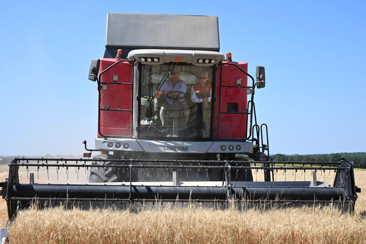 🌾 Hasat Vakti Bereket Vakti!
Valimiz Sayın Uğur Turan, Deveçatağı Köyümüzde düzenlenen biçim etkinliğinde üreticilerle buluştu, üreticilerimize hayırlı, bol ve bereketli bir sezon diledi.⤵️