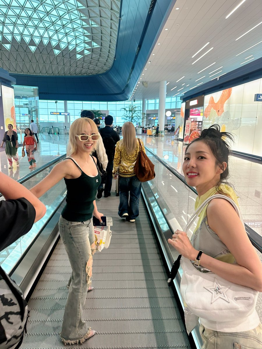 krungy21's tweet image. We’re so excited to go to Cambodia and meet our Blackjacks there!!! ♠️♥️