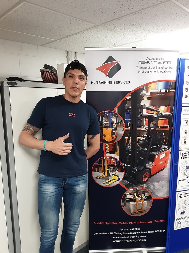 HLTraining1988's tweet photo. 🎉 Congratulations to Juan Molina from NPSG UK Ltd, who successfully completed his Novice Counterbalance Forklift (1:1) course this week!

Fantastic effort and commitment to developing new skills—well done, Juan! 👏

#ForkliftTraining #SkillsDevelopment #CounterbalanceForklift https://t.co/mST3CviPrH