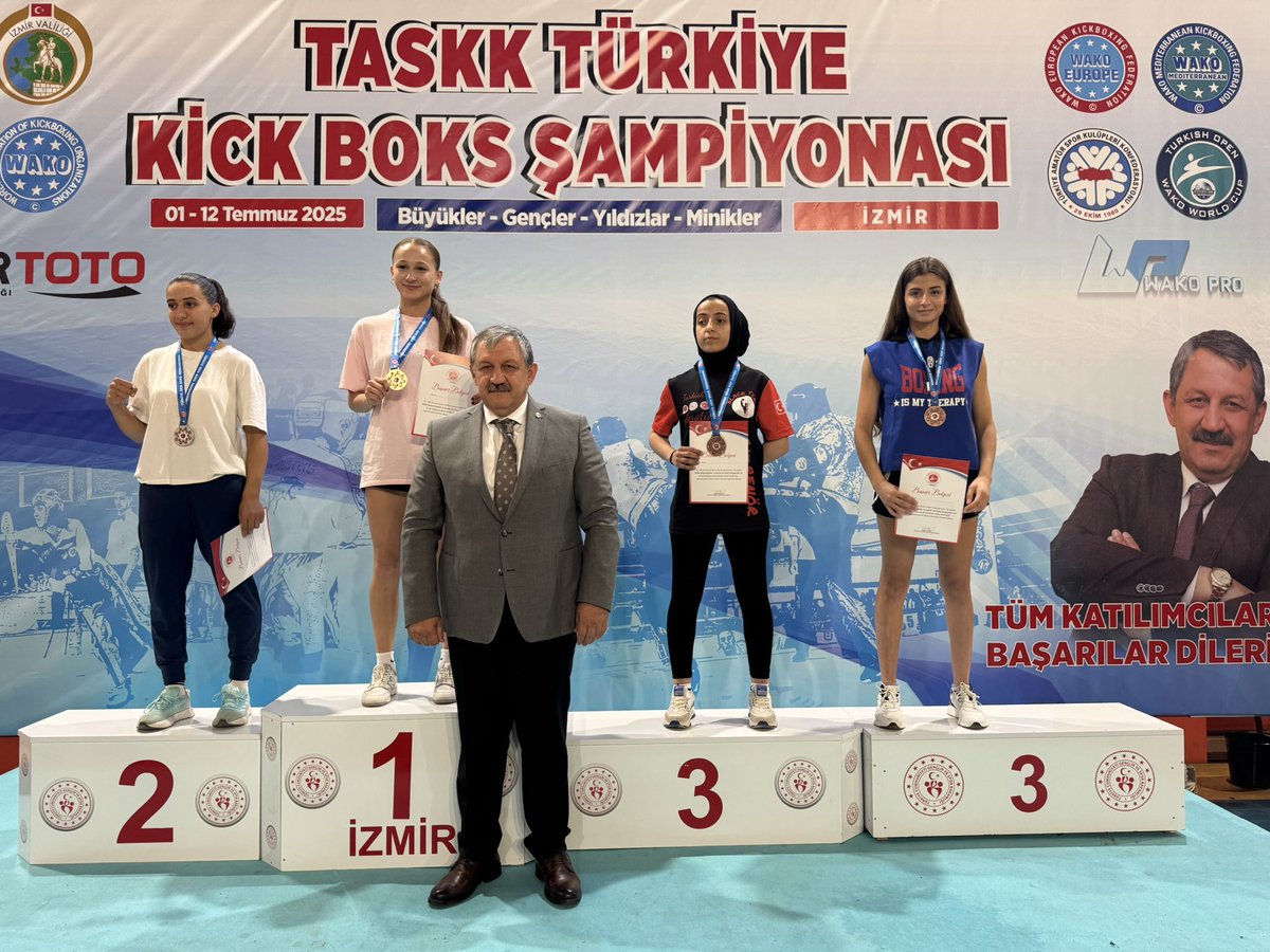 TASKK Türkiye Kick Boks Şampiyonası Büyükler ve Gençler Ring branşları Madalya töreni Federasyon Başkanımız Sayın Salim Kayıcı’nın katılımlarıyla gerçekleşti.
