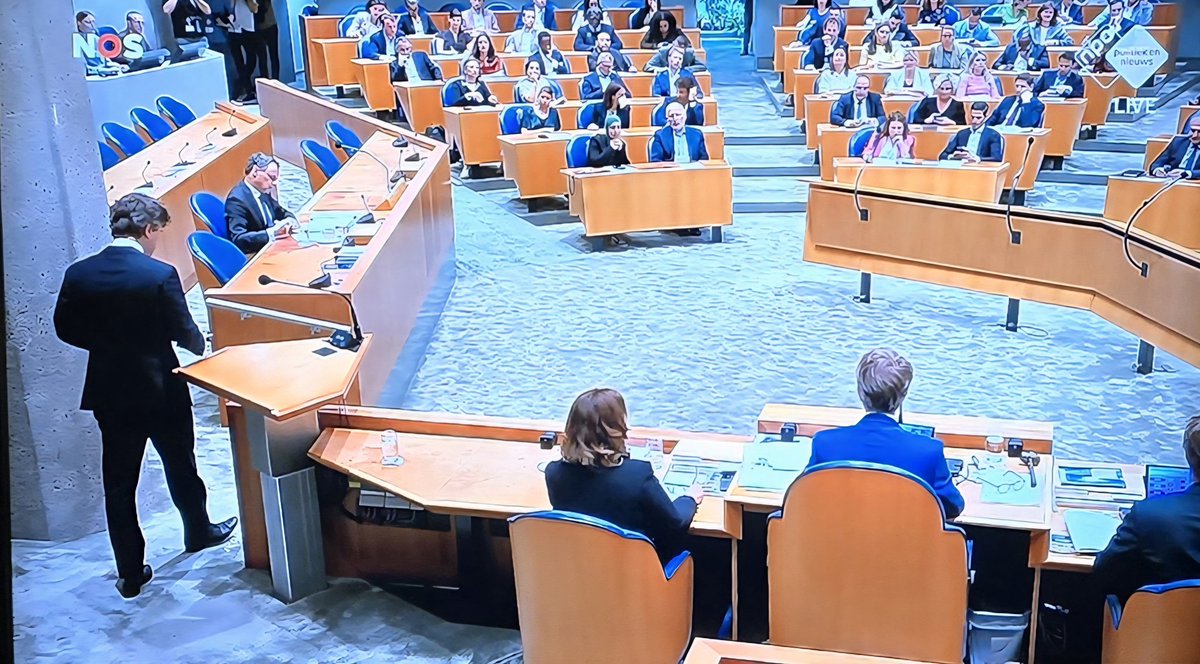 -Kamer neemt beide asielwetten aan
-vrouwelijke president voor Suriname
-Klaas Knot krijgt superhoge onderscheiding
-veel inburgeringscursussen kleuterniveau
-PFAS in ieders bloed aanwezig
-zwangere Klaasje beperkt seksstandjes
-Trumps uitgavenwet definitief aangenomen

#3juli