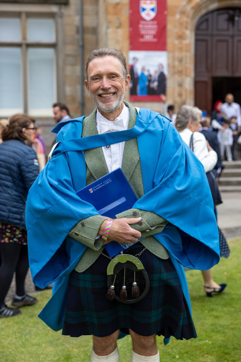 Congratulations to Consultant paediatric ophthalmologist at <a href="/nhsfife/">NHS Fife</a> and senior lecturer Dr Andrew Blaikie who added another string to his bow today, graduating with a PhD. 🥳

#ForeverSaints #EverToExcel