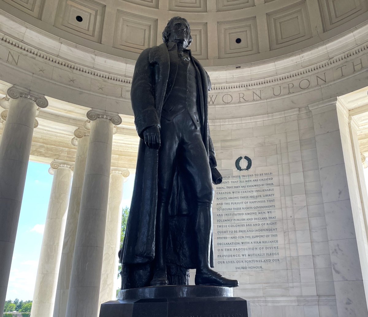 Happy Independence Day! After voting for independence from the British Empire on July 2, the Continental Congress debated &amp; edited Thomas Jefferson's draft of the Declaration of Independence for 2 days, finally approving it and announcing the birth of our nation #OTD in 1776.