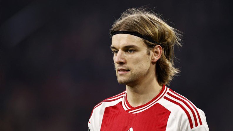 Palace Report (@palacereport) on Twitter photo 🚨 🇭🇷| Crystal Palace are in talks with Ajax to sign Borna Sosa.
Multiple clubs are interested in signing the Croatian left-back, who wants to leave Ajax.
<a href="/TimvanDuijn14/">Tim van Duijn</a> 🚨 🇭🇷| Crystal Palace are in talks with Ajax to sign Borna Sosa.
Multiple clubs are interested in signing the Croatian left-back, who wants to leave Ajax.
<a href="/TimvanDuijn14/">Tim van Duijn</a>