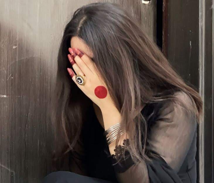 मुमकिन नहीं कि #इश्क़ हो और दर्द न हो,

अब आप मेरा ही......हाल देख लीजिए..!!

#ritu