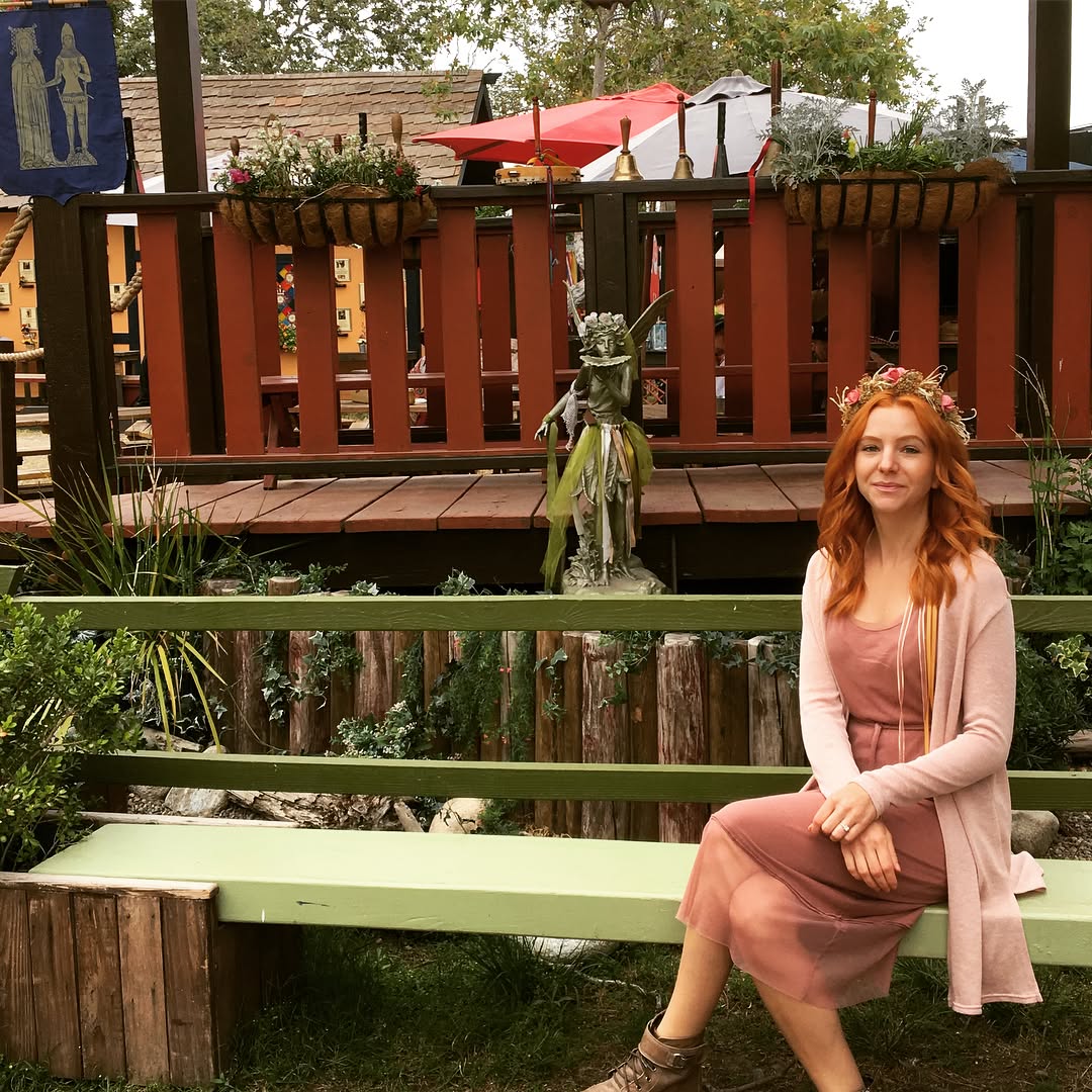 Channeling my inner garden sprite💚👑 #FantasyFashion #OutdoorAdventures