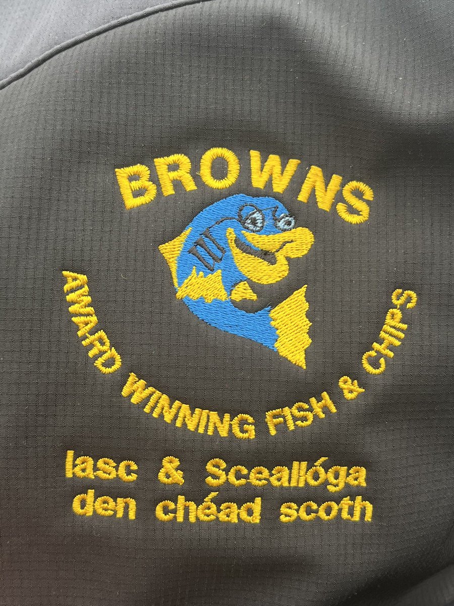 Ffeirste's tweet image. We are delighted to support Browns Chippy in securing funding through @ForasnaGaeilge Business Support scheme for bi-lingual staff wear.
If you are a small/medium commercial enterprise that wants to promote Irish in your business drop us a message.
#Gaeilge #Gnó #business