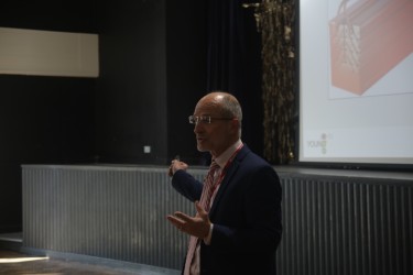Last week, Year 9 students had the opportunity to hear from John Young, former BBC news reporter and presenter, during an engaging and insightful assembly on “How to Become Totally Employable.”
He delivered key messages about how young people can prepare themselves for the future