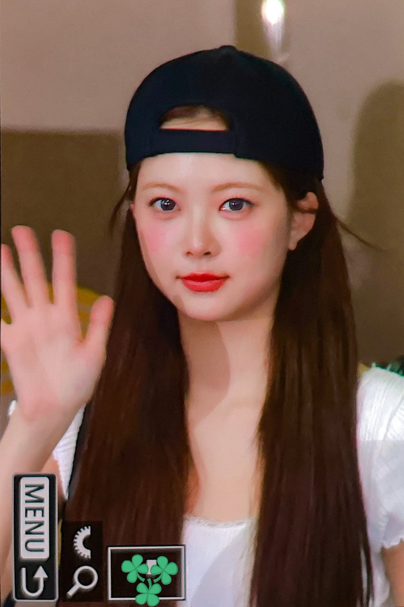250704

#르세라핌 #LE_SSERAFIM #ウンチェ #홍은채 #HONGEUNCHAE #은채
