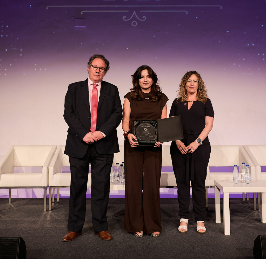 📢 Felicitamos a Mar Castellón (<a href="/incliza/">Incliza</a>), premiada en los II #PremiosMujer del sector eléctrico, climatización y refrigeración. 👏

Participa en el programa #Ecoinstaladores de Fundación ECOTIC Clima, gestionando RAEE de forma responsable. ♻️

¡Gracias, Mar! 💚