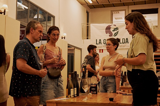 🍷La fira 'Vins Insubmisos' prendrà demà el carrer de Vilafranca amb prop de 15 productors
elcargol.com/index.php/vins…