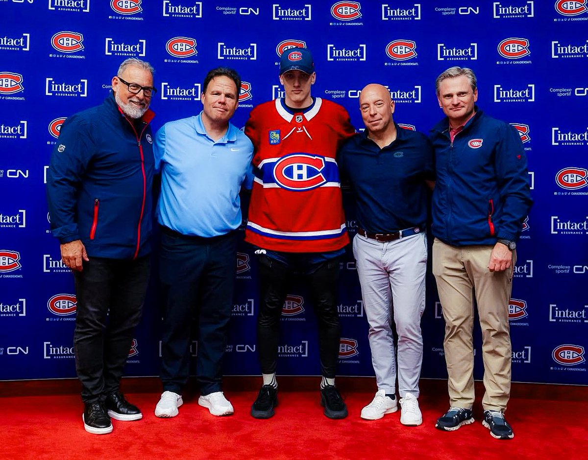 ArisLimassol's tweet image. The son of our head coach, Arseni Radkov, has been drafted by the Montreal Canadiens in 2025!
Congrats to our coach and his son on this huge milestone — and to Montreal on a great pick 💚