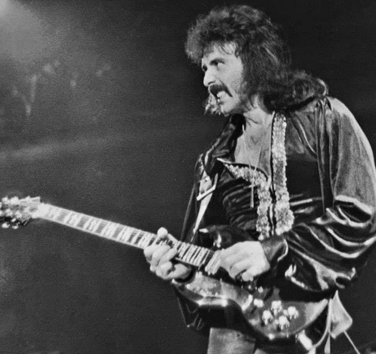 Prepare to salute the RiffMaster General!!!
#BlackSabbath