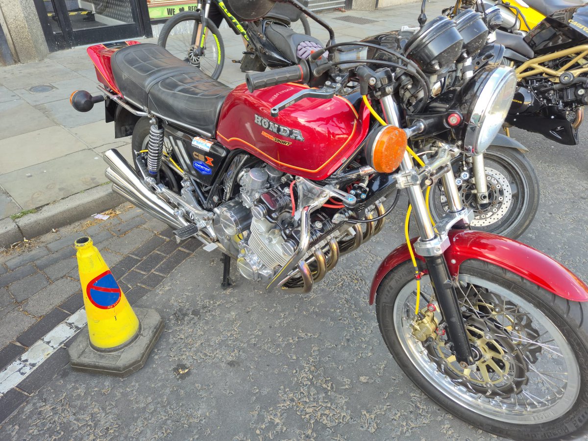 Very tasty CBX we spotted at Boston Bike Night yesterday, here in sunny Lincolnshire!

Any current / former CBX owners amongst our followers?