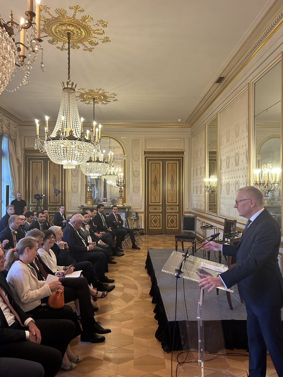 AmbDEenFR's tweet image. La souveraineté 🇪🇺: à quel point dépend-t-elle d’une monnaie numérique de banque centrale? Un débat passionnant sur l’autonomie, l’efficacité et la résilience. Merci à @burkhardbalz @bundesbank & @Agnèsbq1, sous-gouverneure de la @banquedefrance, ainsi qu’@etiennebarel & @GescheW