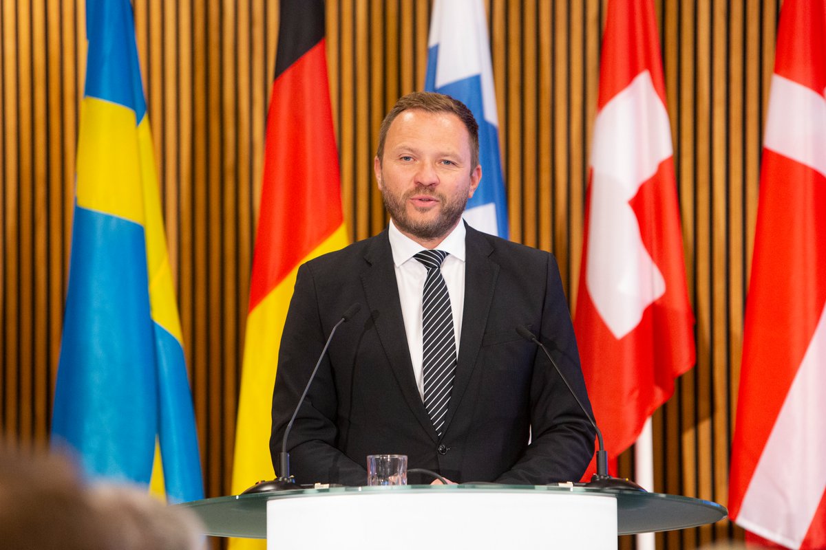 This week, I had the chance to join several #ESTO2025 events — from networking exhibitions &amp; congresses to galas.

The global Estonian 🇪🇪 community is small but mighty. It was an honour to meet so many who are preserving &amp; celebrating our unique culture &amp; history across the