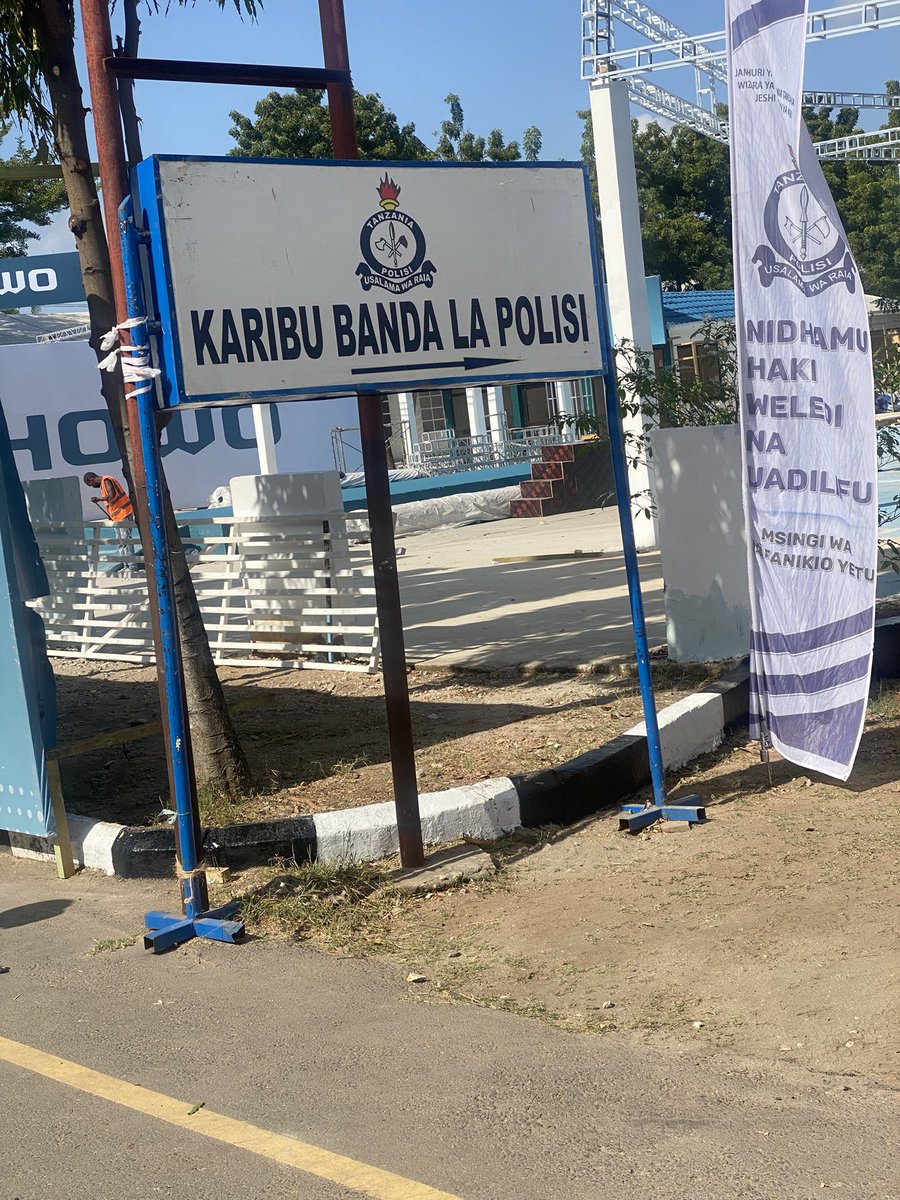 makumbawaleo_5n's tweet photo. Jana kaka, ila leo nmekuja tena! 😁 https://t.co/8P5VAOvBSf