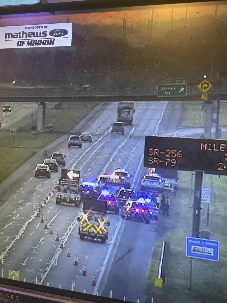 70 EB down to 1 lane near James Rd on the east side due to a rollover crash - use caution ⚠️ <a href="/fox28columbus/">FOX 28 Columbus</a> <a href="/wsyx6/">WSYX ABC 6</a> #GDCTeamTraffic