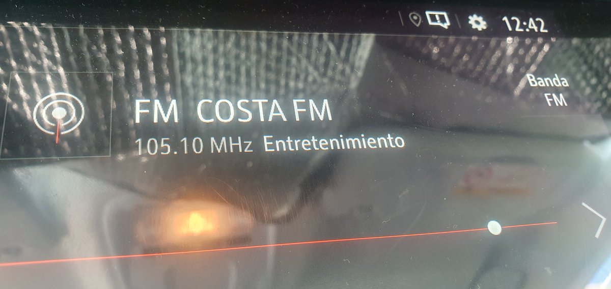 105.1 fm nueva costa del mar radio.  Buena música.  Veremos cuanto duran!
