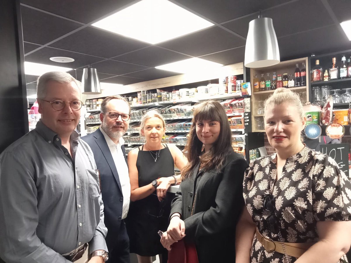Je suis aujourd’hui dans le département du <a href="/calvados/">Jon</a> avec la présidente Virginie Van Lancker accompagné des <a href="/douane_france/">Direction générale des douanes et droits indirects</a> et du député <a href="/BertrandBouyx/">Bertrand Bouyx</a> pour visiter des collègues victimes du fléau sur le marché parallèle du tabac.