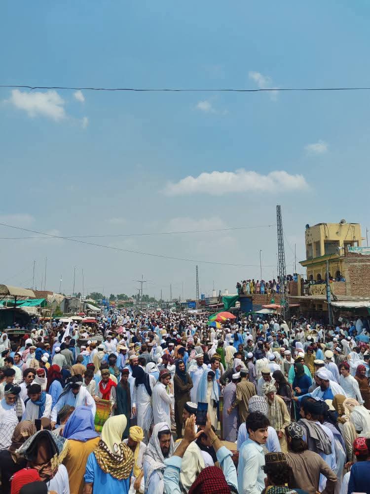 نن د شمالي وزیرستان ولسونه د ریاستي ترهګرۍ،د پښتنو نسل کشۍ،فوځي عملیاتو او روان ظلم او جبر په وړاندې ټول په یوه غږ را ټول شوی. 
له بار بار اختجاجونو وروسته هم ریاست نه د پښتنو په نسل وژنه کې کمی را وستلی او نه یې د پښتنو سولییزو لاریونونو ته مثبت جواب ورکړی،د ریاست روان راویه