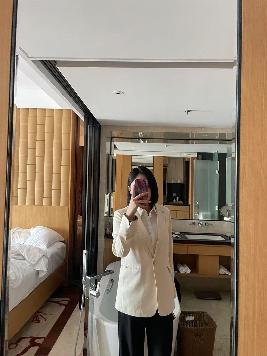 有一种假装大人的感觉，好神奇