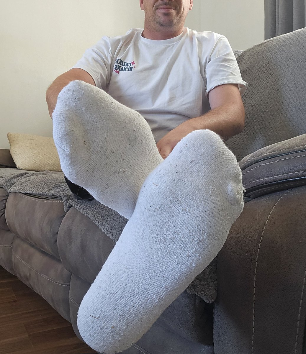 Time to pay up pigs its tax day 
revolut.me/bullyboi25

#cashfag #socksub #alphafeet #smokepig