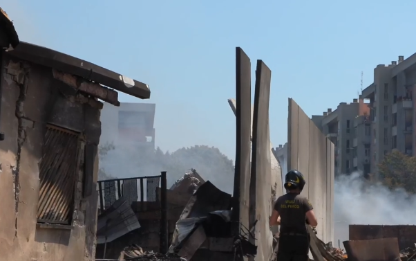 È stato un boato terribile quello che si è sentito in tante parti della città e che ha sconvolto il Municipio Roma V, quartiere Gordiani.
Un pensiero alle numerose persone rimaste ferite e alle loro famiglie e un grazie sentito a chi ha prestato i primi e fondamentali soccorsi.