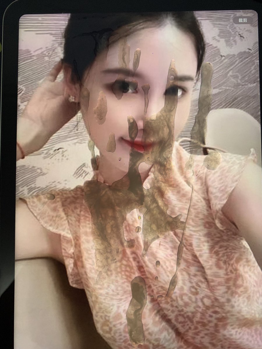 人前女神，背后榨精婊子。渴望鸡巴的肉便器，精液收集器，欠射的榨精脸，射满你骚脸，射的太爽了，给你做新鲜的精液面膜<a href="/li1291447615438/">草莓🍓</a> 
#人妻 #健身婊 #反差 #合照 #女m #女神婊 #射屏 #少妇 #御姐 #榨精 #母狗 #牛子 #精液 #羞辱 #肉棒 #老师 #鸡巴 #黑丝 #返图 #鸡巴套子 #高冷 #自毁 #自曝