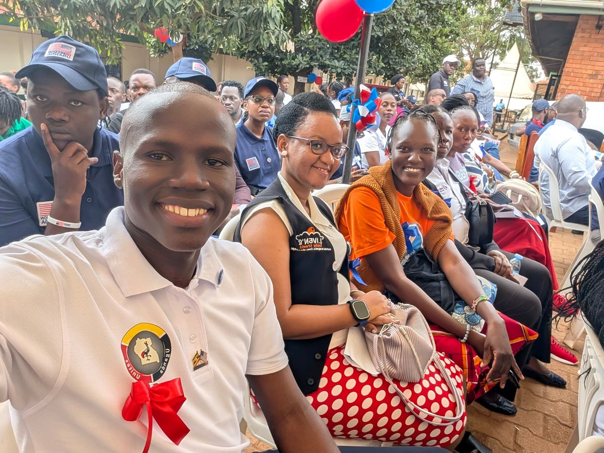 For the #July4th celebrations, various <a href="/YALIRLCAlumniUg/">YALIRLCEA Alumni- UG</a> joined the <a href="/usmissionuganda/">UsMissionUganda</a> &amp; other <a href="/USAlumniUganda/">U.S. Exchange Alumni Uganda</a> from different fields at St. Peter’s SS Nsambya for a day of celebration, mentoring, and volunteering! 🎉✨

Our own alumni took lead in mentoring and empowering students,