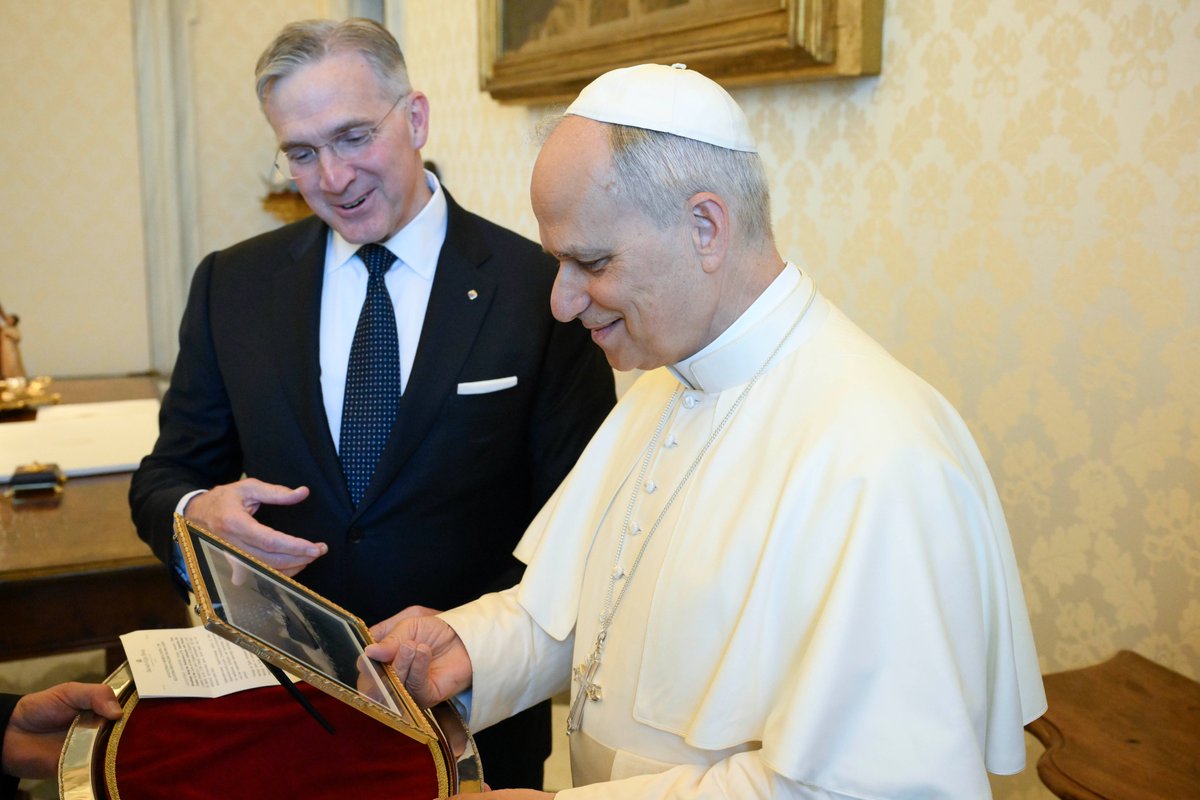 KofC's tweet image. As the United States celebrates Independence Day, Pope Leo XIV received Supreme Knight Patrick Kelly and Supreme Chaplain Archbishop William Lori in a private audience at the Vatican. The July 4th audience was the first meeting of the U.S.-born pope with the leader of Knights of…