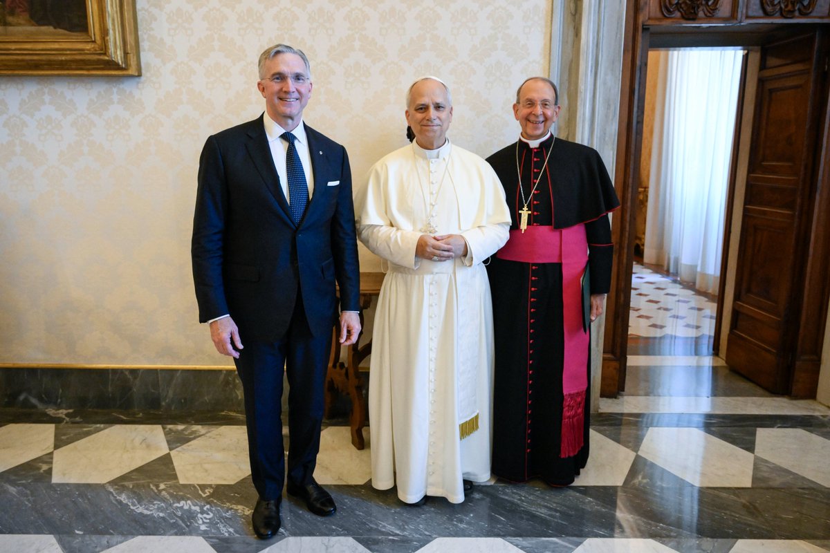 KofC's tweet image. As the United States celebrates Independence Day, Pope Leo XIV received Supreme Knight Patrick Kelly and Supreme Chaplain Archbishop William Lori in a private audience at the Vatican. The July 4th audience was the first meeting of the U.S.-born pope with the leader of Knights of…
