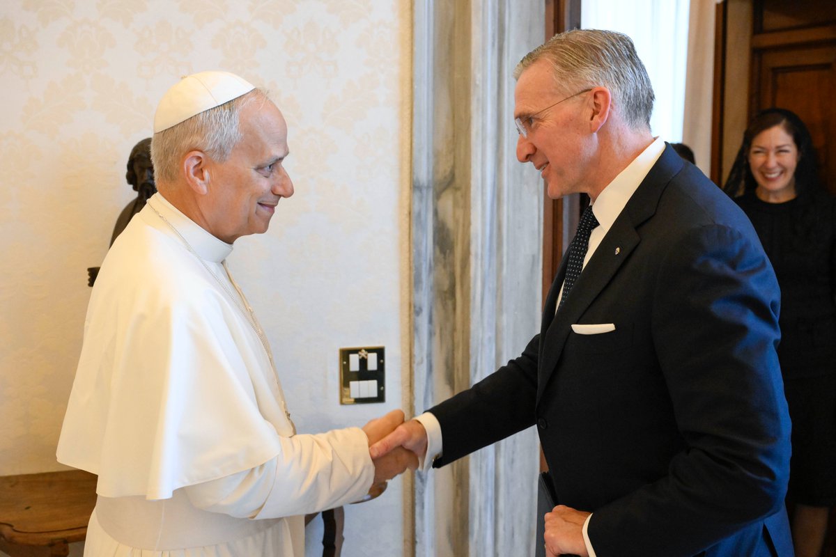 KofC's tweet image. As the United States celebrates Independence Day, Pope Leo XIV received Supreme Knight Patrick Kelly and Supreme Chaplain Archbishop William Lori in a private audience at the Vatican. The July 4th audience was the first meeting of the U.S.-born pope with the leader of Knights of…