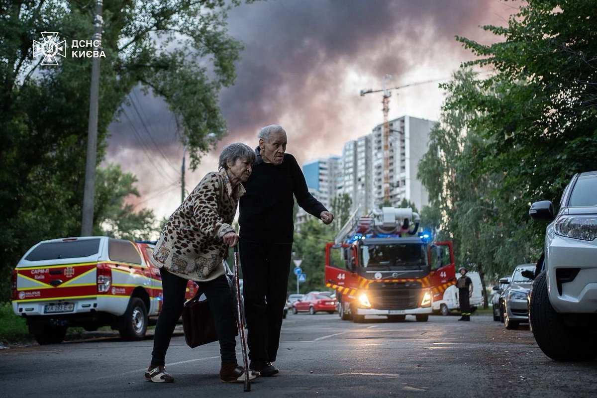 Ruslan Stefanchuk (@r_stefanchuk) on Twitter photo Last night, russia once again attacked Ukraine — launching 539 strike drones, one Kinzhal aeroballistic missile, six Iskander-M/KN-23 ballistic missiles, and four Iskander-K cruise missiles.
At least 23 people were injured in Kyiv as a result of this attack.
This is yet another Last night, russia once again attacked Ukraine — launching 539 strike drones, one Kinzhal aeroballistic missile, six Iskander-M/KN-23 ballistic missiles, and four Iskander-K cruise missiles.
At least 23 people were injured in Kyiv as a result of this attack.
This is yet another
