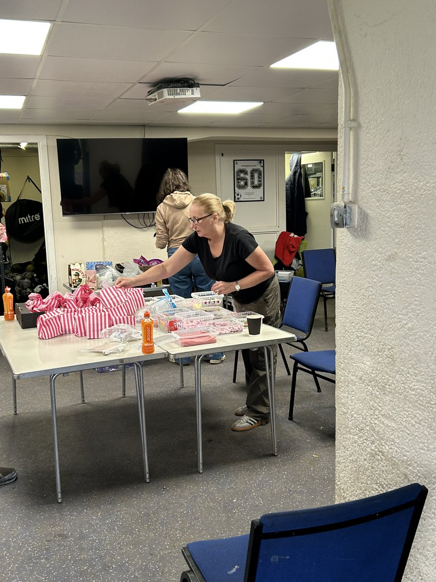 MossBankJFC (@mossbankjfc) on Twitter photo #MossBankJFC getting presentation ready ๐ข๐ตโฝ๏ธ Keys hope the โ๏ธ๐ง๏ธ๐ keeps off ๐๐ป The whole club coming together to celebrate season 24/25 on the <a href="/LeasingOptions/">LeasingOptions.co.uk</a> Pavilion for a morning of celebration, togetherness, fun, activities, stalls and BBQ โฝ๏ธ <a href="/OfficialBBDFL/">Bolton, Bury & District Football League</a> #upthebank #MossBankJFC getting presentation ready ๐ข๐ตโฝ๏ธ Keys hope the โ๏ธ๐ง๏ธ๐ keeps off ๐๐ป The whole club coming together to celebrate season 24/25 on the <a href="/LeasingOptions/">LeasingOptions.co.uk</a> Pavilion for a morning of celebration, togetherness, fun, activities, stalls and BBQ โฝ๏ธ <a href="/OfficialBBDFL/">Bolton, Bury & District Football League</a> #upthebank