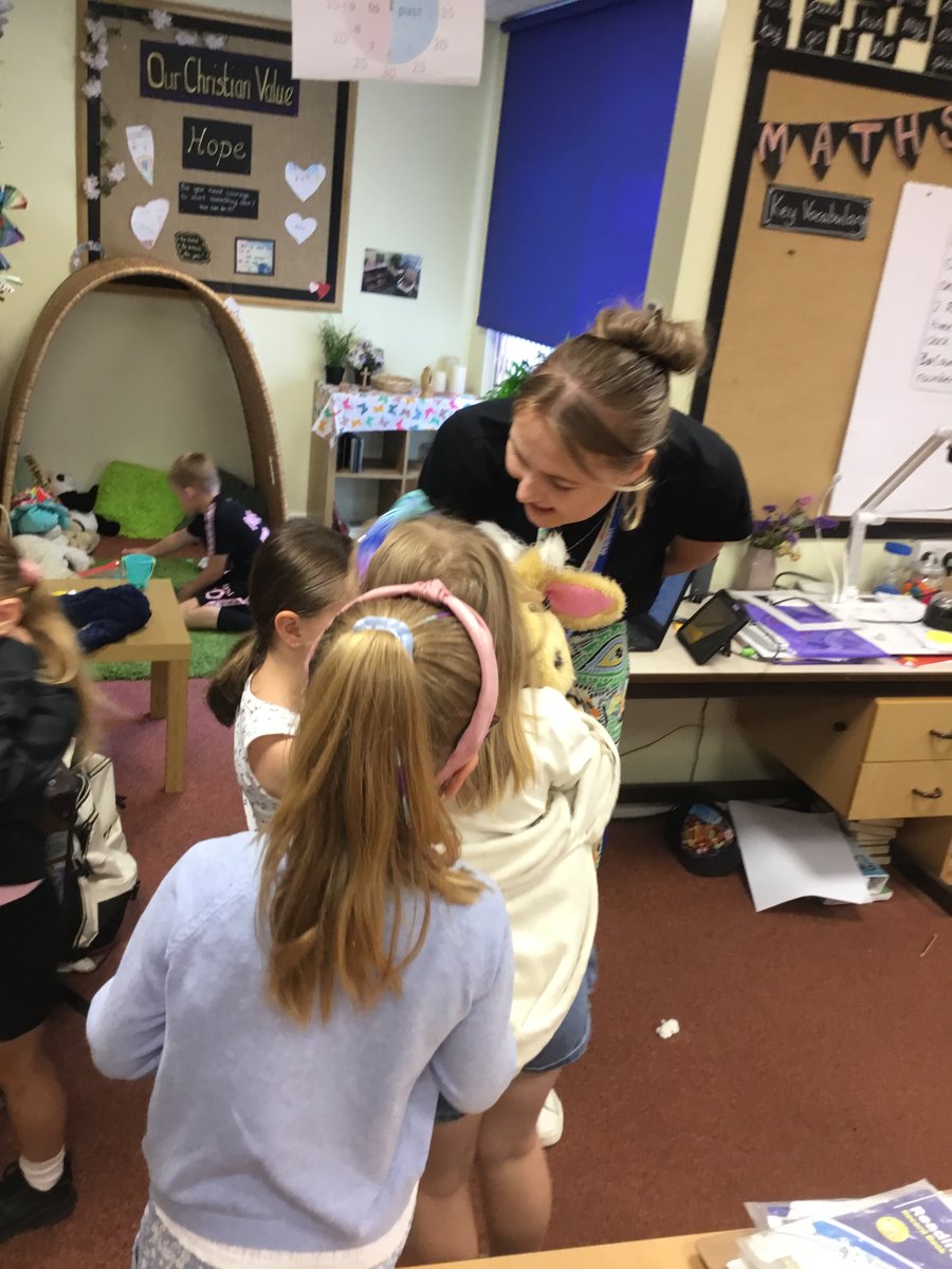 Year 2 children had a great SCARF workshop today all about our bodies and looking after ourselves.  They even got to meet Harold!