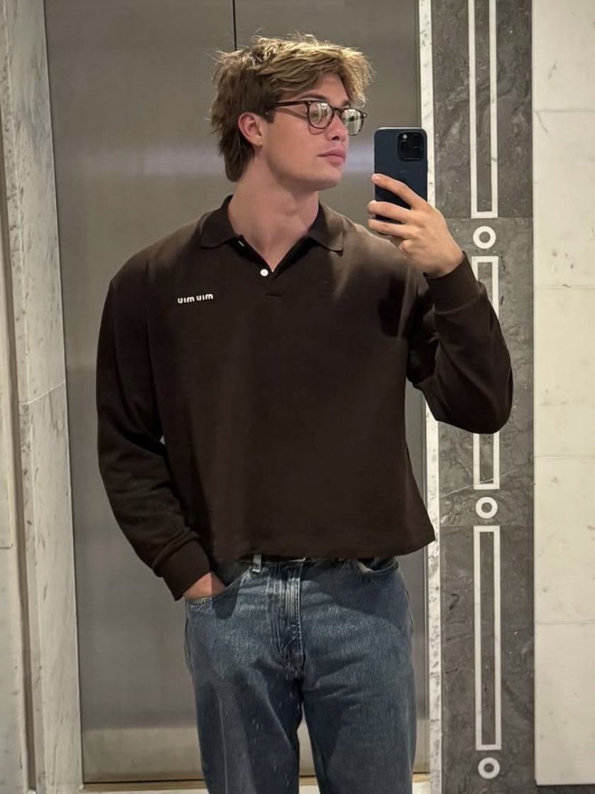 nickyn0mates's tweet photo. thoughts and prayers for people who tried to say he's not hot anymore or something https://t.co/c8BQdTdXs4