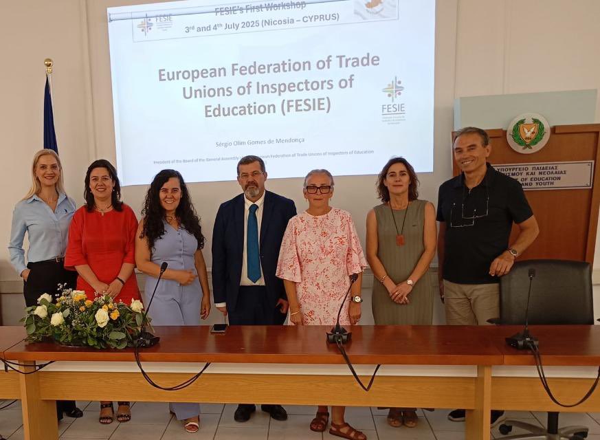 USIE_inspeccion's tweet photo. 📍USIE presenta en Chipre su contribución al fortalecimiento de la inspección educativa.
🌍 Un paso más en nuestro compromiso con la proyección internacional y la mejora continua del sistema educativo.
#InspecciónEducativa #Educación #Internacionalización https://t.co/3J9ZJxoh46