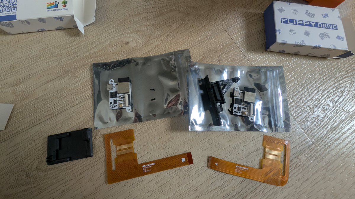 hitmanmcc's tweet photo. Finally, after a very long wait, my flippydrive units have arrived! One for my spice orange GameCube and one for my Panasonic Q.
#RETROGAMING #Nintendo #GameCube #flippydrive https://t.co/zRLzQoDCtx