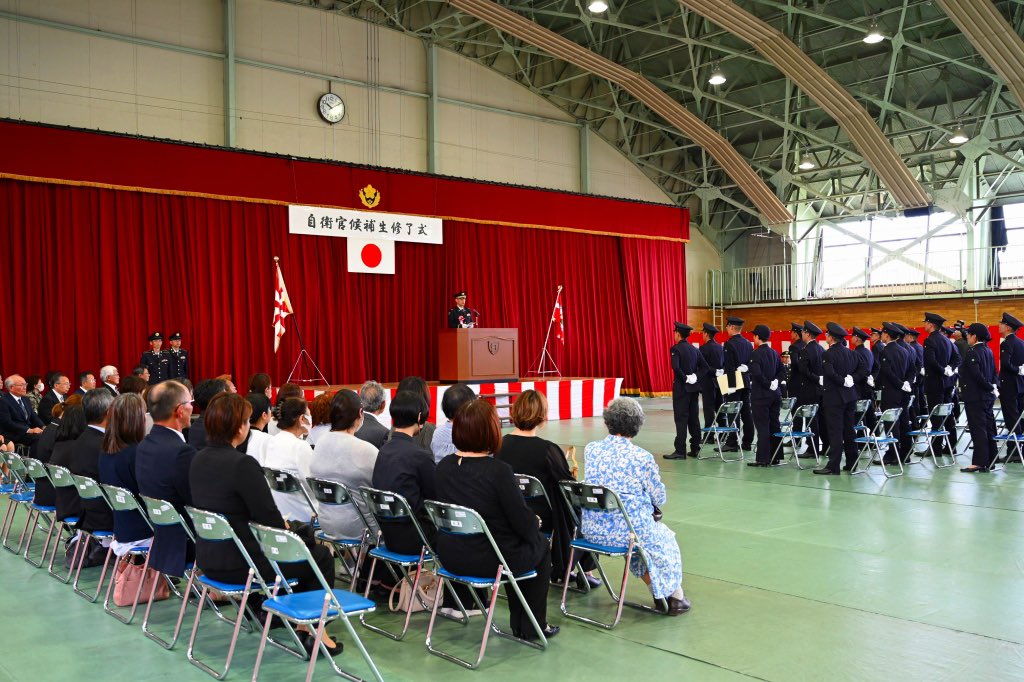 aomori_PCO's tweet image. 『新隊員修了式』
第5普通科連隊自衛官候候補生修了式が行われました🫡
春に入隊した自衛官候補生の皆さんが6月30日に無事に前期教育を修了しました😊
同期と過ごした3ヶ月で皆さん引き締まった表情でかっこ良かったです🤩

#自衛官候補生 #新隊員 #第5普通科連隊 #教育 #同期 #絆 #青森