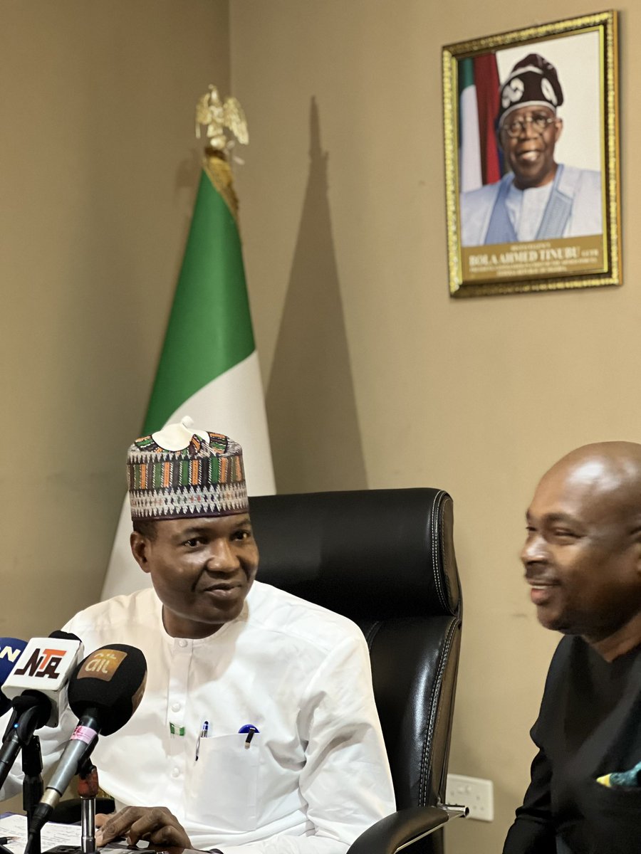voiceofnigeria's tweet image. 🇳🇬🎙️The Director General of Voice of Nigeria, Mallam Jibrin Baba Ndace, warmly welcomed Tanzania’s High Commissioner, H.E. Selestine Gevas Kekele, at the VON Headquarters in Abuja. #TBC #ContentExchange