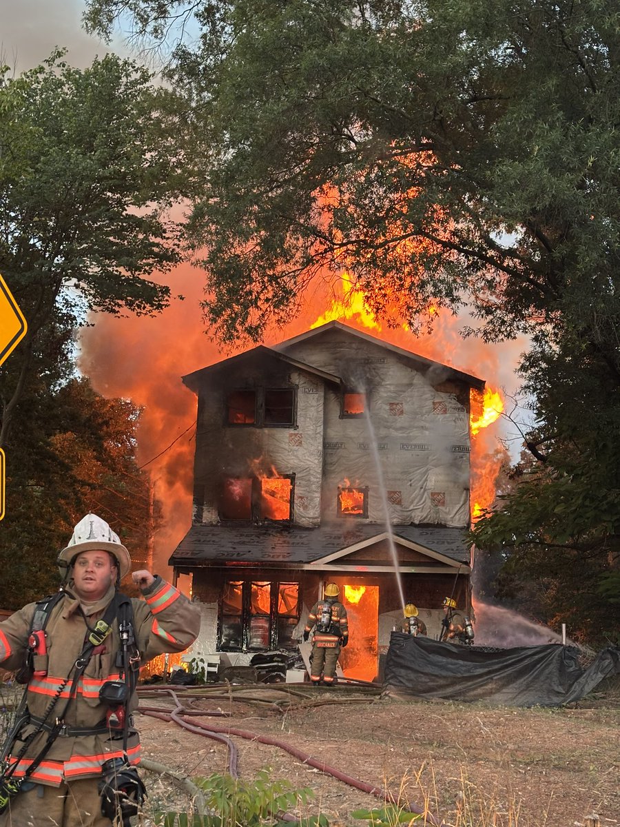 mcfrsPIO's tweet photo. Initial dispatch (~545a) Prince Georges Ave.,@mcfrs FFs encountered unoccupied house under construction on fire in 500blk Ethan Allen Av, fire is under control, no injuries, ~45 @mcfrs #PGFD FFs on scene, cause of fire is under investigation https://t.co/jRMZMuQULz