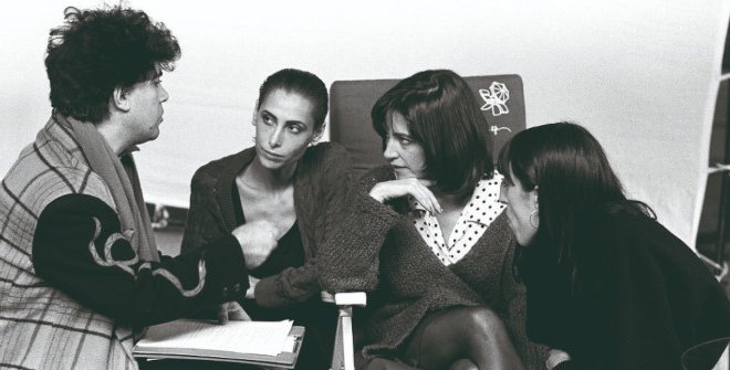 📸 La Sala Canal de Isabel II expone la obra de Marisa Flórez sobre momentos clave de nuestra historia reciente. 

🖼️ A través de 185 imágenes, esta pionera del fotoperiodismo revela su estilo fotográfico y su mirada contemporánea.

📅 Hasta el 20 de julio.

#SúbeteAlBus