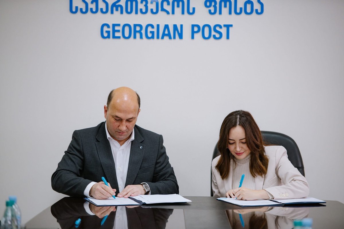 L_Chikvaidze's tweet photo. 📬 Georgian Post and Armenia’s HayPost CJSC have signed a Memorandum of Understanding to boost regional postal cooperation and enhance cross-border services. A strong step toward better connectivity and collaboration in the South Caucasus! 🇬🇪🤝🇦🇲 #PostalPartnership https://t.co/Wv1pZLMQp5