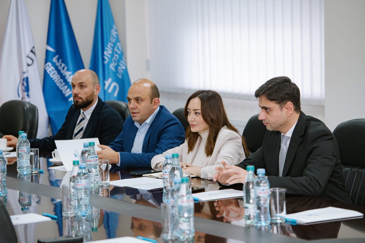 L_Chikvaidze's tweet photo. 📬 Georgian Post and Armenia’s HayPost CJSC have signed a Memorandum of Understanding to boost regional postal cooperation and enhance cross-border services. A strong step toward better connectivity and collaboration in the South Caucasus! 🇬🇪🤝🇦🇲 #PostalPartnership https://t.co/Wv1pZLMQp5
