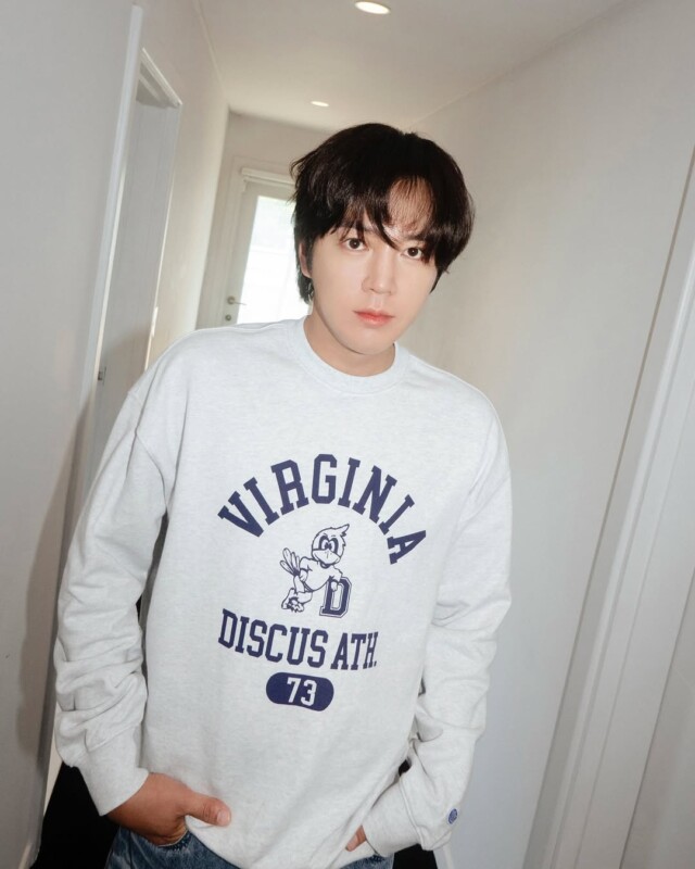 Kkorepo's tweet photo. #チャン・グンソク、さわやかな笑顔がまぶしい！…「スタジオの外は危険だ」（動画あり） 
#チャングンソク  
🔗https://t.co/lXUIGjpAug https://t.co/MbQaTOry4P