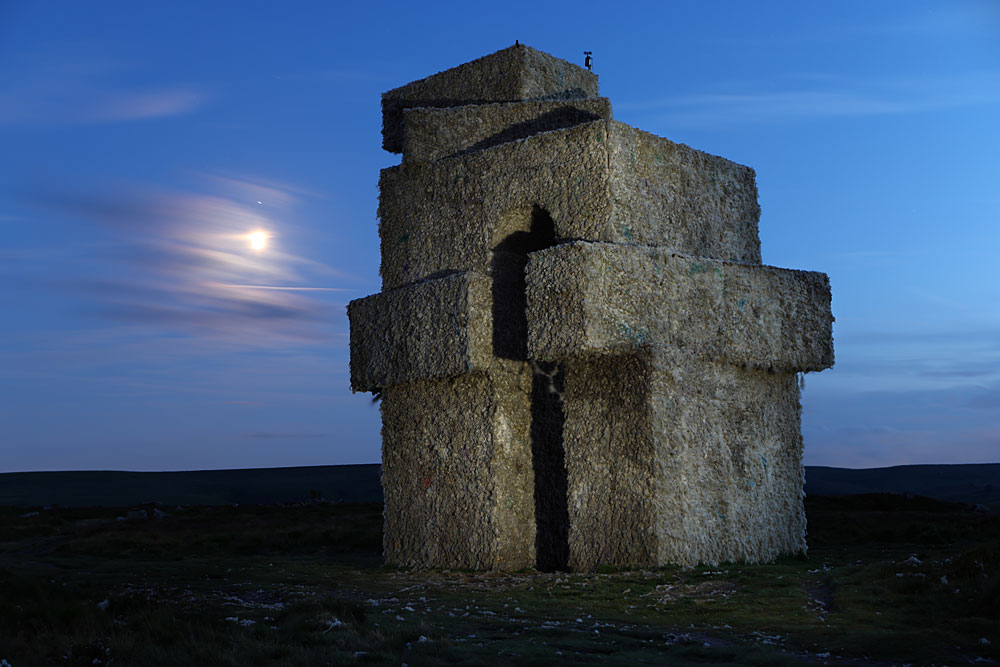 Tower by Steve Messam: Penistone Hill #Haworth
3rd July 2025 The moon, Waxing Gibbous (56.2%) just above the moon you can see  Spica, the 15th brightest star, 250 light years away.
#Bradford2025 #WildUplands #bronte