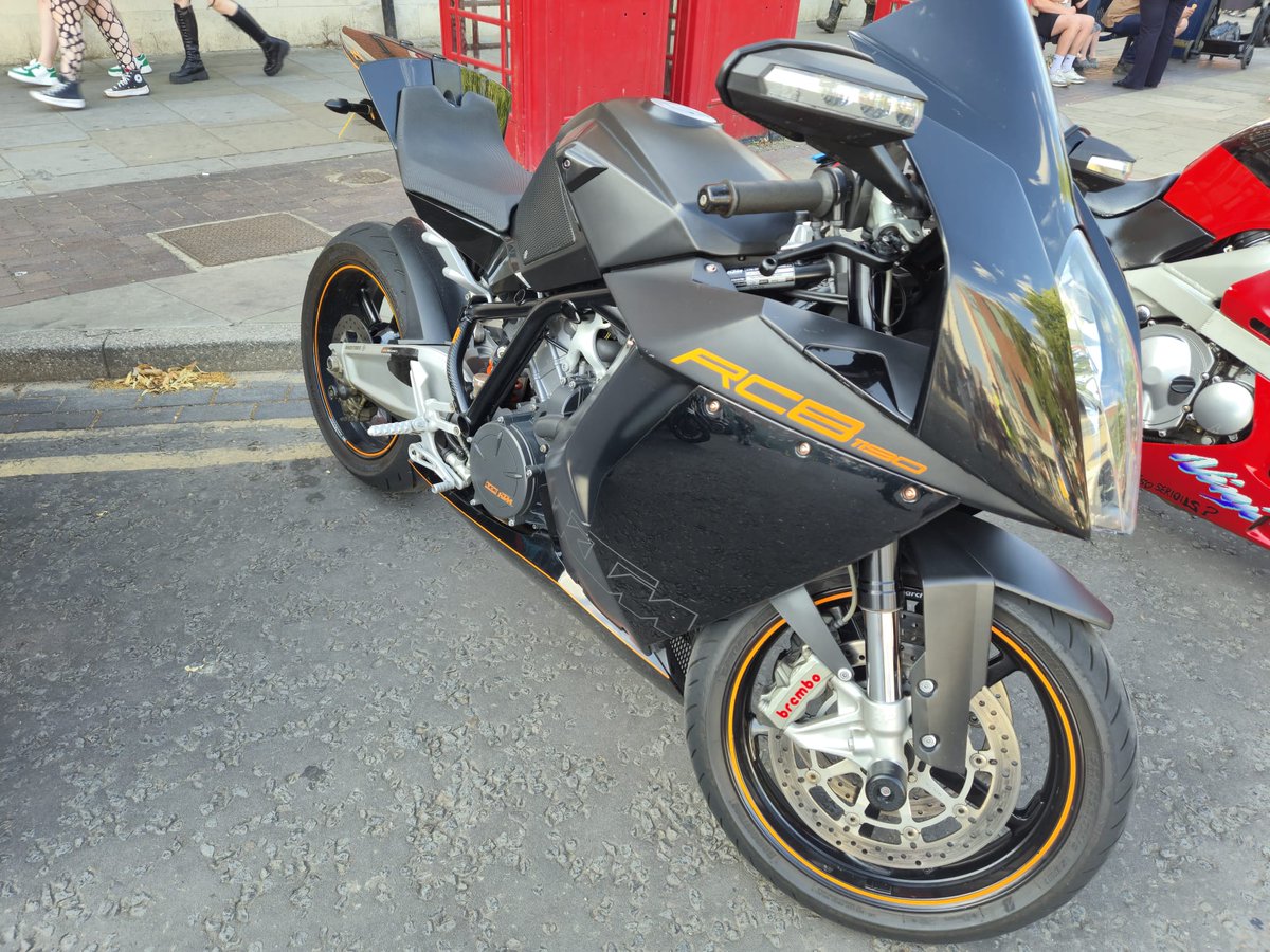 EvenMoreBikes's tweet image. Here’s a few bikes we quickly snapped while buzzing around Boston Bike Night on Thursday! 🫶

#morebikesyoulike #morebikes #motorcycles #readersrides #motorcycle #ukbikers #bikelife #bikers #motorcyclists #morenews #motorcyclenews #motorcyclegear